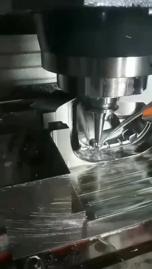 Centro de usinagem de máquinas CNC Vmc1370V Máquina fresadora CNC Fabricante de moldes de trabalho